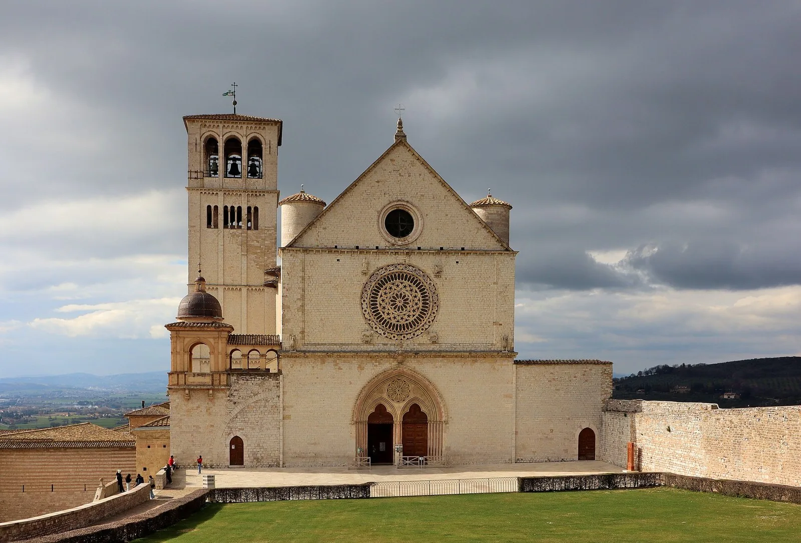 La facciata della Basilica superiore di San Francesco ad Assisi