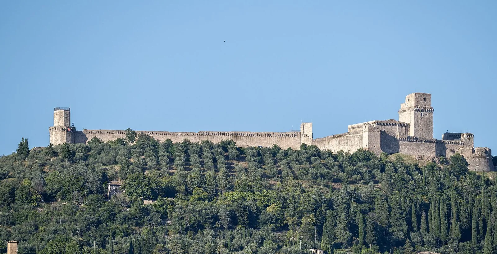 Assisi e la Rocca Maggiore viste dalla valle